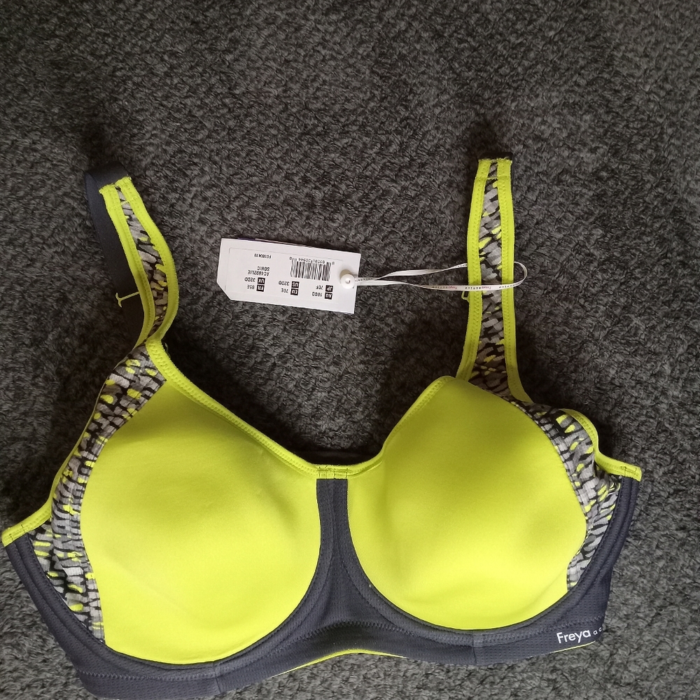 Freya Women's active Underwire molded sports bra, 32DD